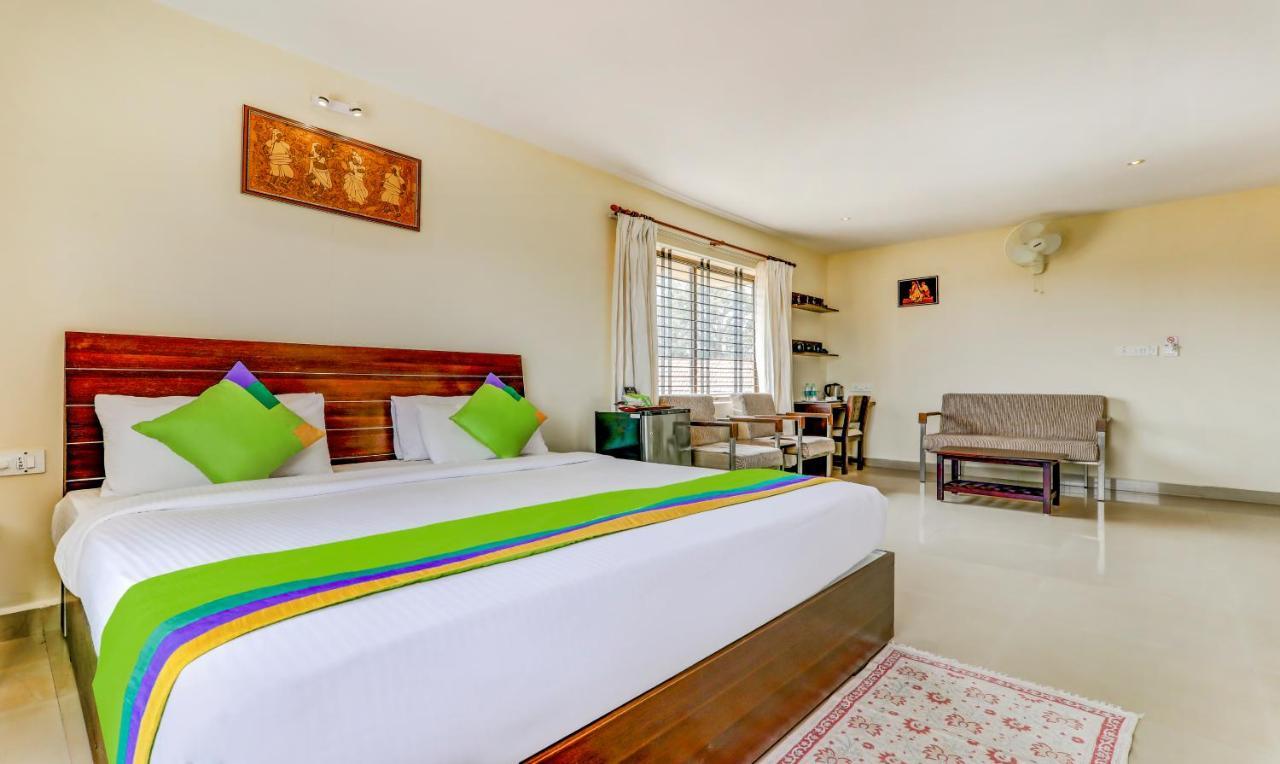 Treebo Trend Fort Mercara Nearby Madikeri Fort Exterior photo
